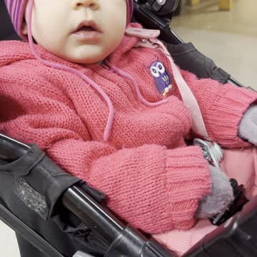 “What’s Mom Whispering?” — Baby Kayla Tries to Guess 🤫💛