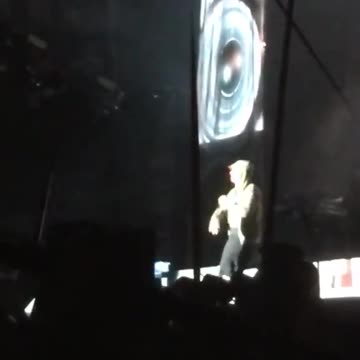 МНЕНИЕТО НА ЕМИНЕМ ЗА ТРЪМП