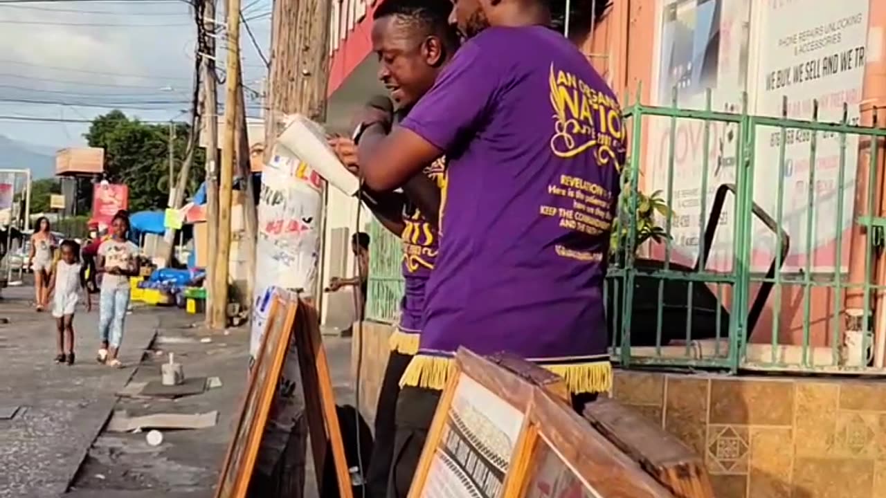 Put a difference between the unclean and clean food