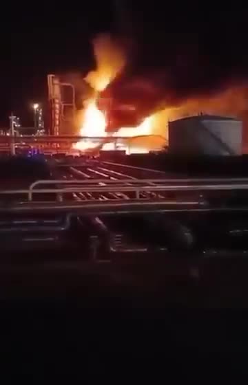 Tűz a MOL százhalombattai kőolajfinomítójában