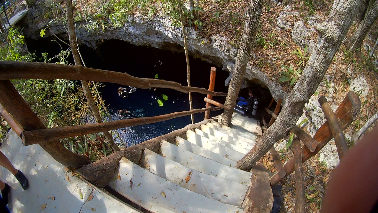 Cave Scuba Diving in Mexico! Dos Ojos Cenote near Tulum!