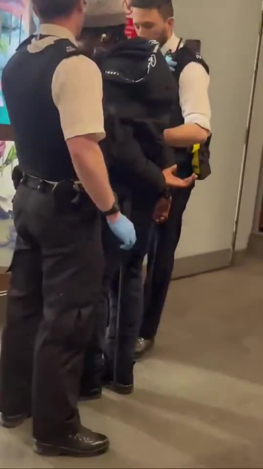 A guy caught with a large machete in London bridge today..