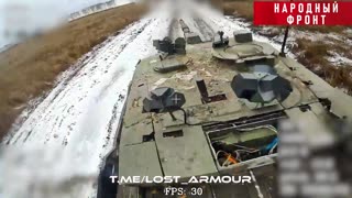 Száloptikás orosz FPV drón találja el a Challenger 2 harckocsit a Kurszki területen