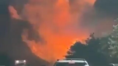 The General：#NewYork IN state of #emergency as #wildfire spread across #LongIsland's East End #DEW