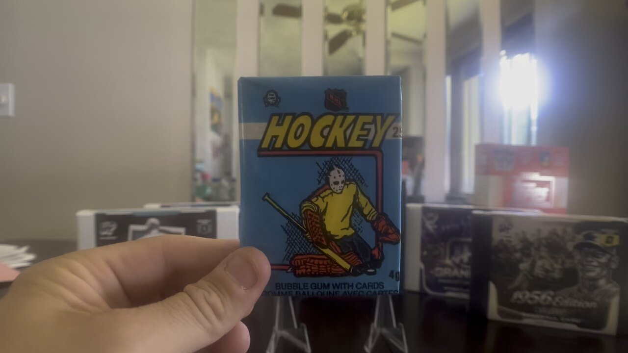 1982 o-pee-Chee hockey pack