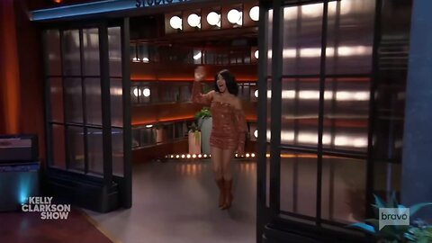 TBT - Toni Brought The Tan To The Kelly Clarkson Show