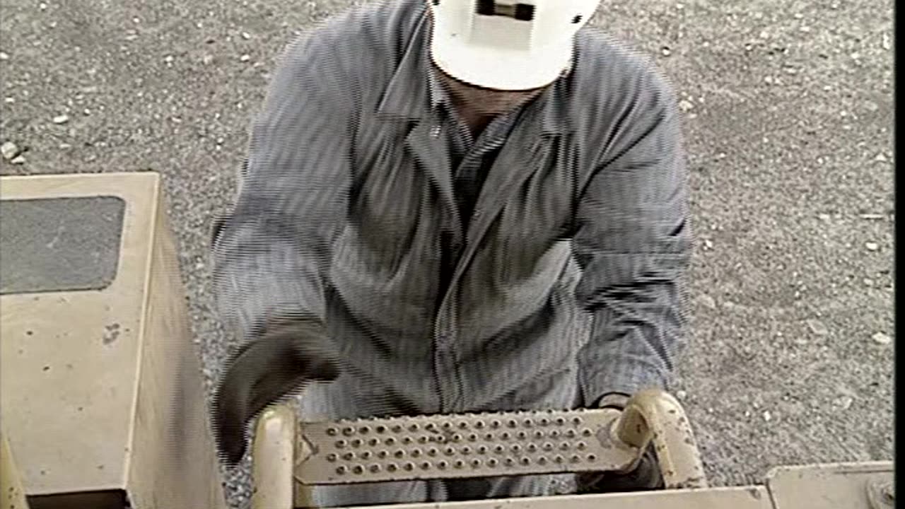 Inspection of Of... - Inspection of Off-Road Haulage Trucks by an MSHA Inspector - dvd004.5.msha.gov