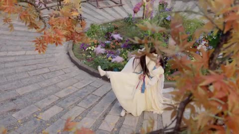 Qingcheng & Gengyun love of petals Gengyun catches Qingcheng from falling episode 4