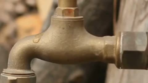 Your Thermostat Says 72° But Your Pipes Are Freezing #shorts #realestate