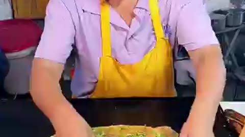 Unique Shandong Street Food! Cao County’s Egg Fire Is a Must-Try Local Delicacy
