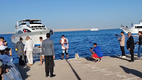 An Egyptian man moved a 700-ton ship with his teeth and entered the Guinness