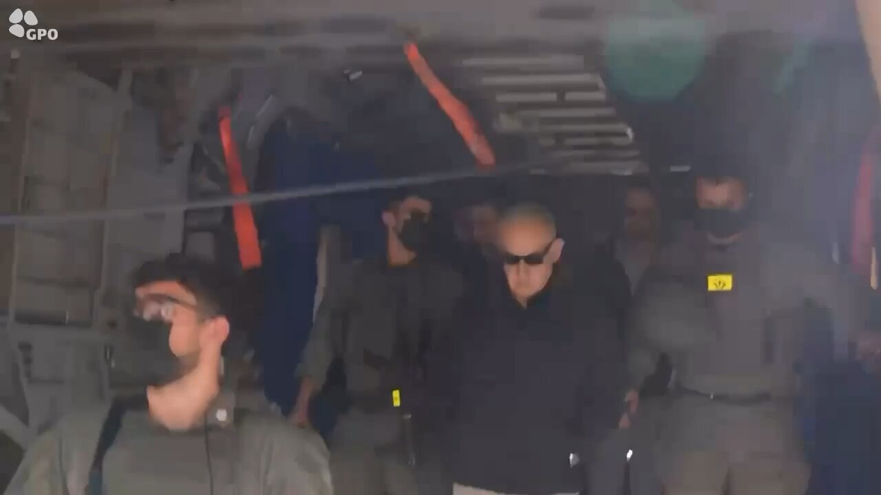Netanyahu visits South Syria - Israeli controlled area.