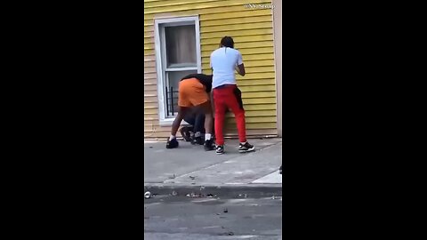 CCW HOLDER GETS JUMPED -DEFENDS himself with a GUN