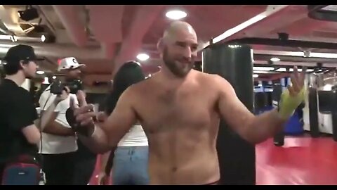 UFC FIGHTER SAYS HE ISN'T INTERESTED IN FIGHTING ON THE WHITE HOUSE CARD NEXT YEAR: 👊