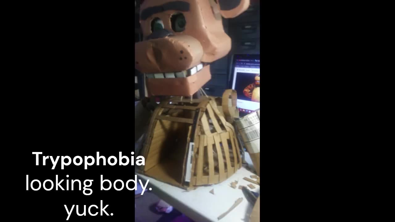 Homemade Freddy Fazbear animatronic! "iS tHaT fReDy FaZbEaR?"