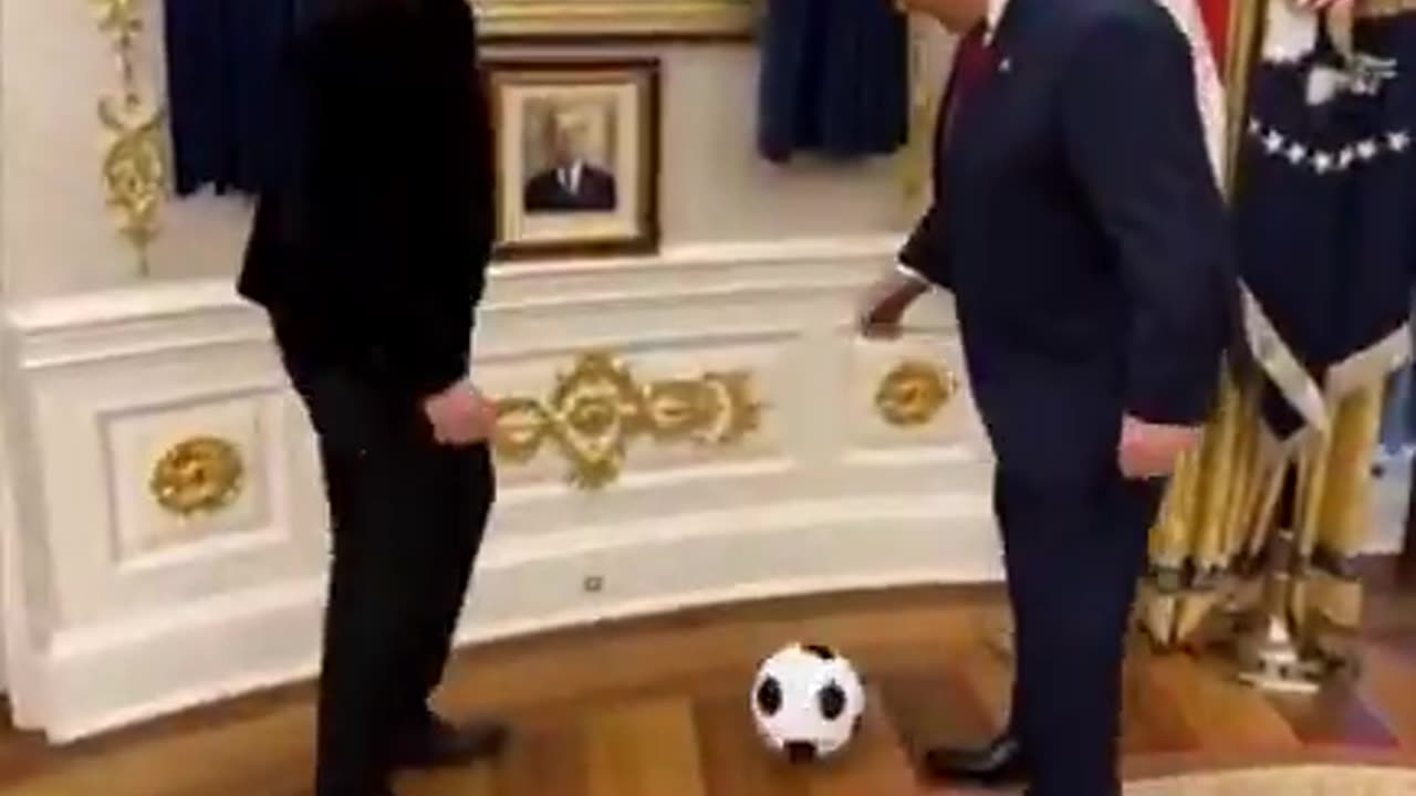 Trump luan futboll me Ronaldon