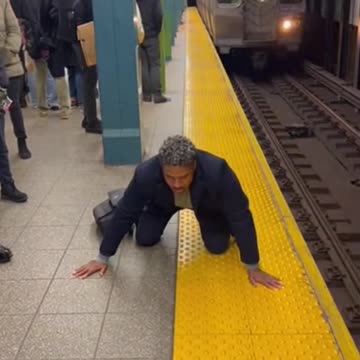 Yellow Line Collapse