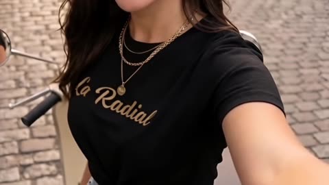 This tee speaks louder than words... would you rock it too? #LaRadial #StreetStyle