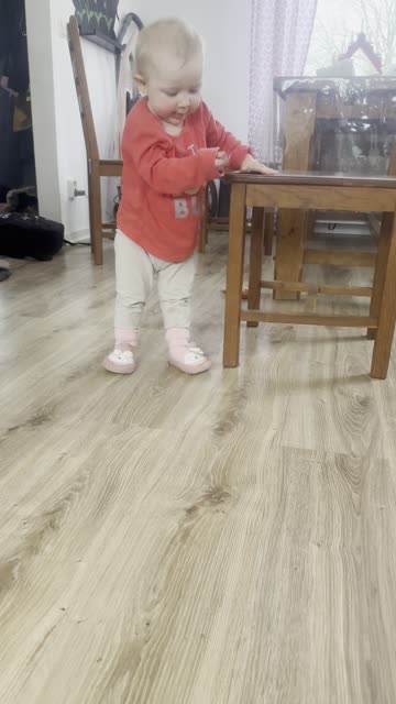 baby kayla got a ruler... hey it’s mine!