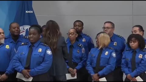 DHS Sec Hands Out 10K Bonus Checks To TSA Agents
