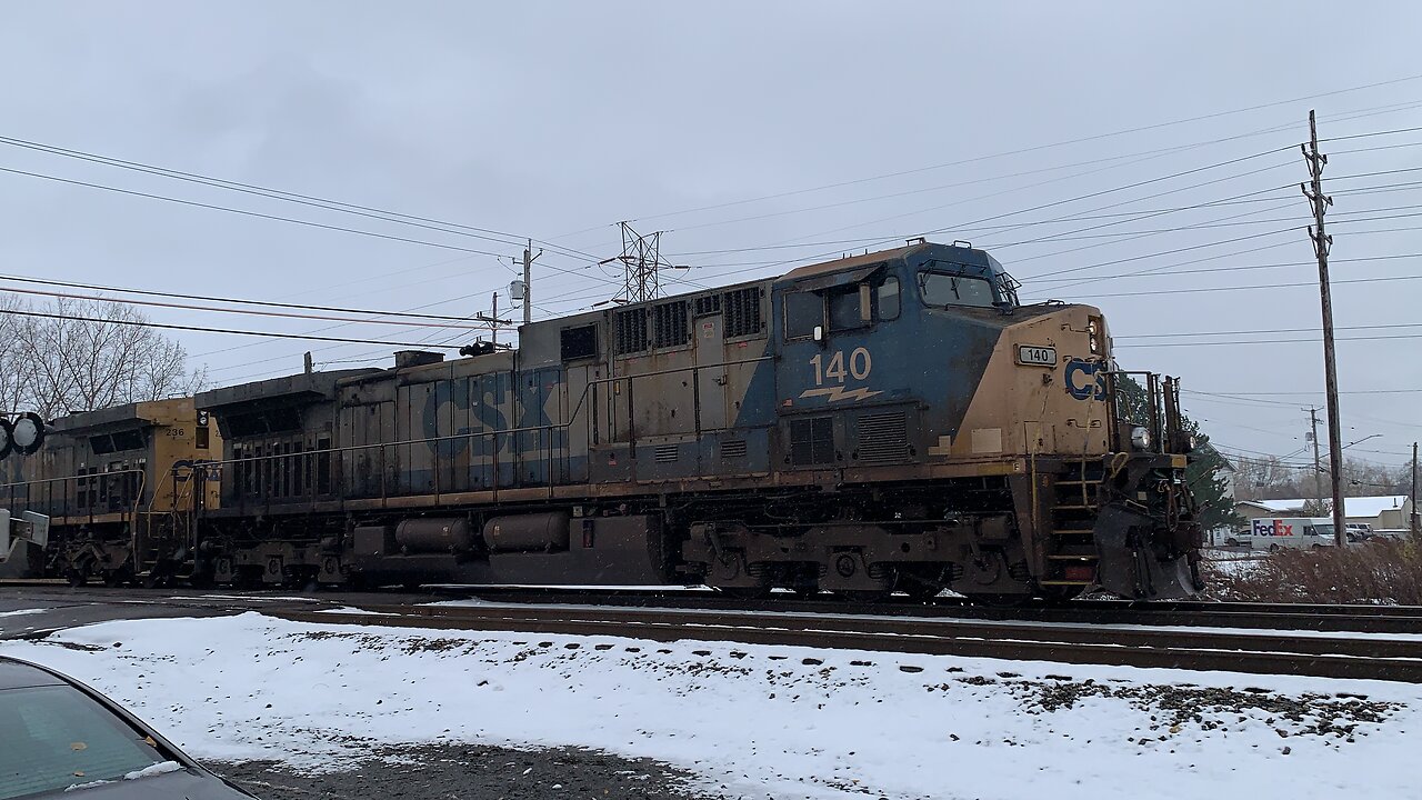 YN2 CSX engines 140 and 236 go West