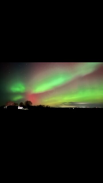 Still pictures of Aurora borealis in cold November