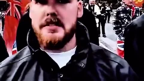 Why can't all Men be like this guy？