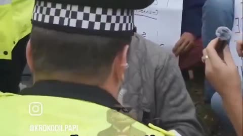 Oi where is your free speech loicense