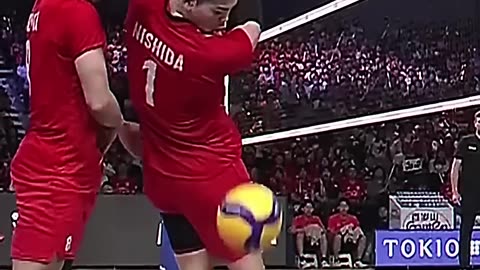 Oops! Nishida’s spidey senses say, ‘Let it go, let it go!’ 😁#epicvolleyball #volleyball