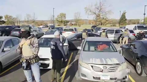 Karen Esq., professional sidewalk parrot lawyer, thinks that DHS agents must have a judicial