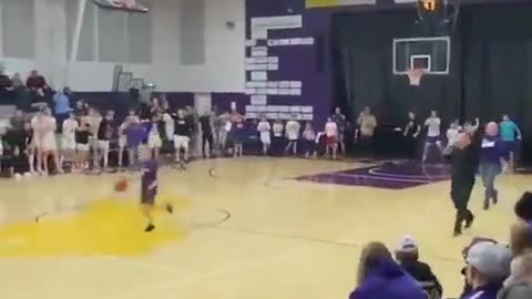 This kid had to make 4 shots in 25 seconds to win $10k.