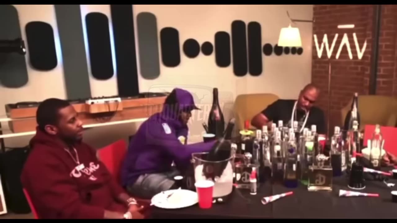 When #diddy pressed #fabolous for not partying with him on Fab’s birthday 😭