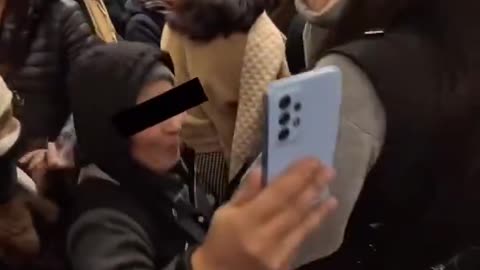 🇫🇷 Fighting pickpockets in Paris … we need more of this.