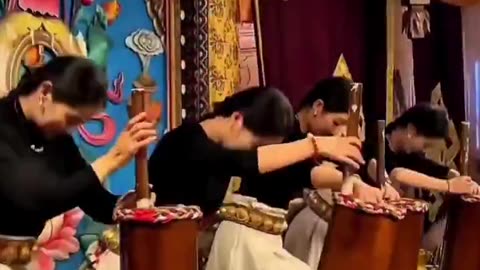 Tibetan dance
