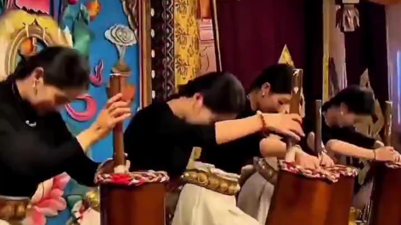 Tibetan dance