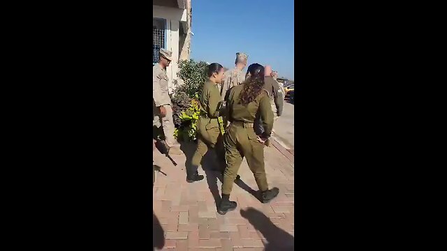 🤦‍♂️ 'No boots in Gaza', Americans said… just boots inspecting the border