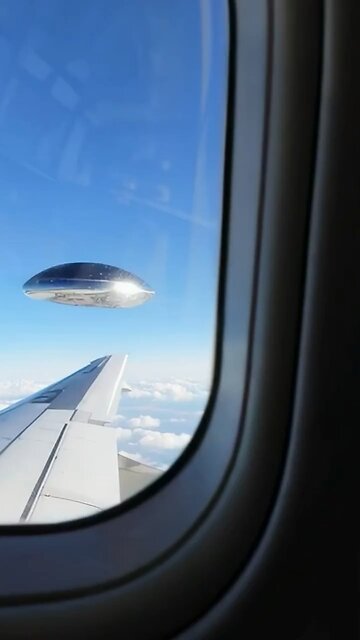 🚨 UFO FILMED FOLLOWING AIRPLANE OVER NEW JERSEY
