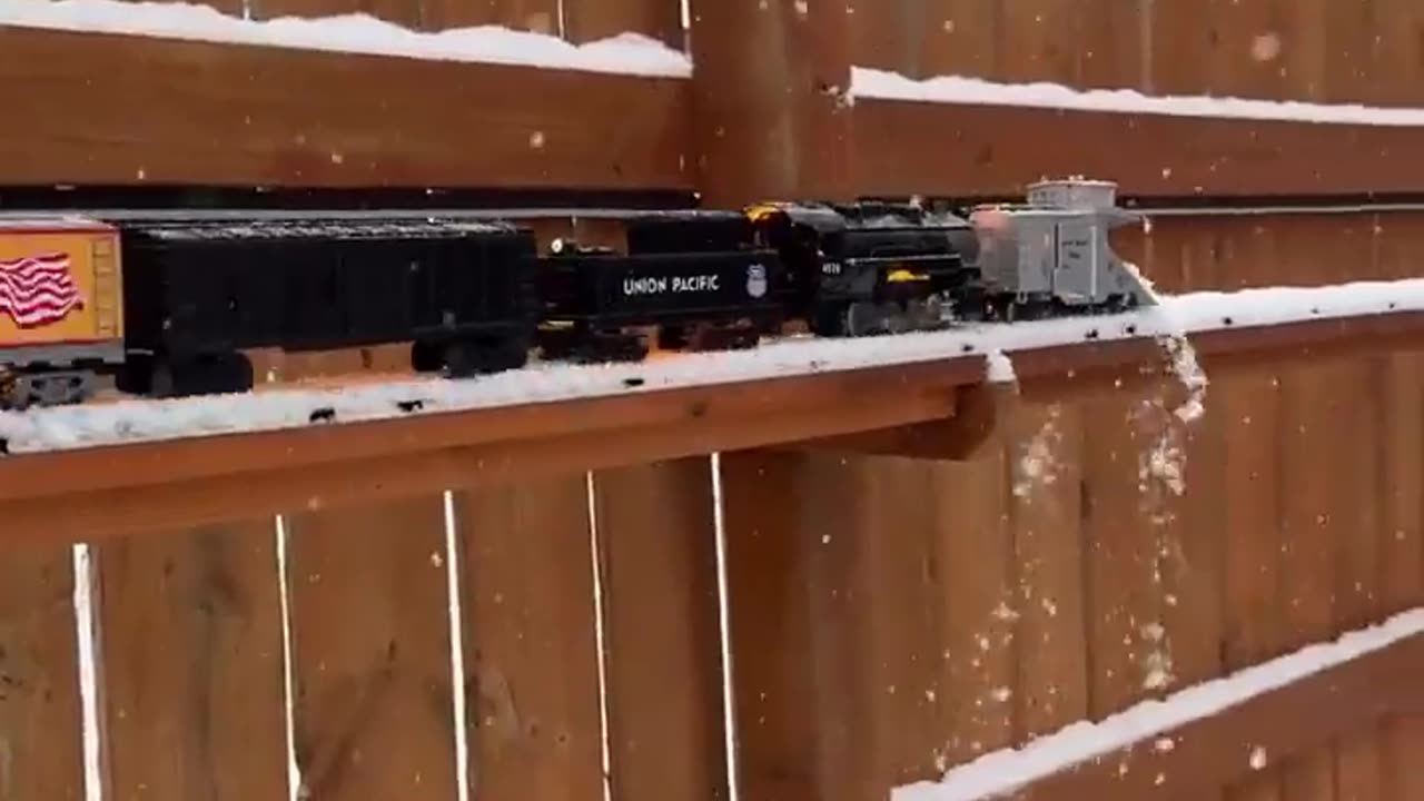 🤯✨ Watch This Model Train Clear Snow Like Magic! | FeedMyCuriosity