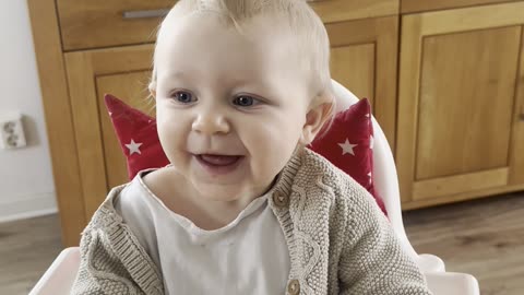 Mommy Brushes Baby Kayla’s Hair for the First Time 💕🪮