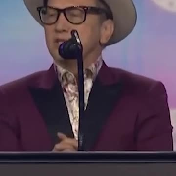 Rob Schneider Cracks Jokes On Democrats