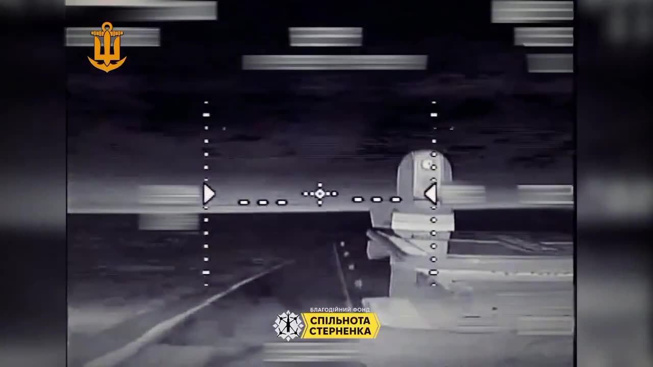 🐝🚤 Ukrainian FPV drones taking off from maritime drone attack armored