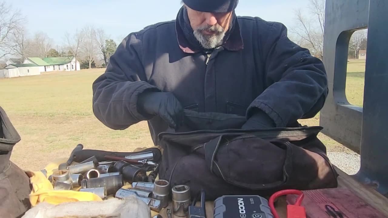 FORKLIFT STYLE: MOST EFFECTIVE WAY TO TRANSPORT YOUR TOOLS