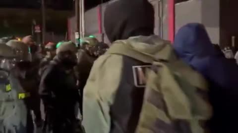 Antifa agitator Seth Sinclair knocked out cold by ICE in Portland