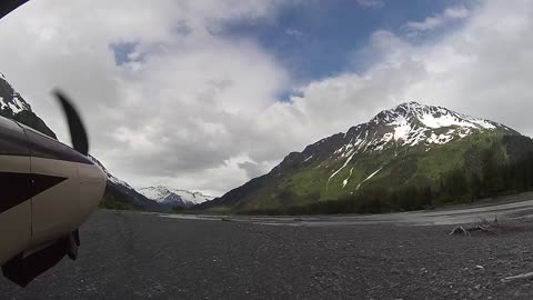 Alaska Bush Flying - Landing On Gravel Bars