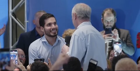 André Fernandes no palanque de Ciro Gomes no Ceará vamos entender