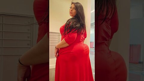 She Shows That Every Curve Deserves to Be Celebrated #PlusSizeFashion #BodyPositivity
