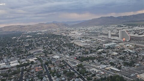 Can you BELIEVE this View of Reno NV airplane runway landing airport? Check THIS OUT! #follow #reno
