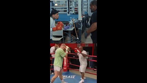 Gervonta Davis vs Jake Paul pad work