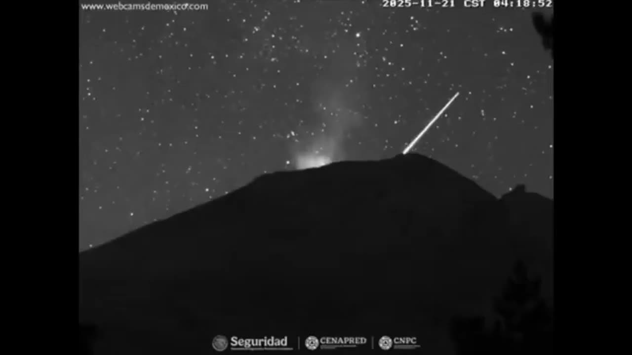 Bright shooting star captured over Mexico