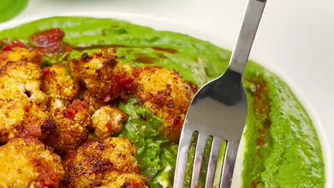 Fusion of Flavors: Spinach Hummus Meets Roasted Cauliflower!